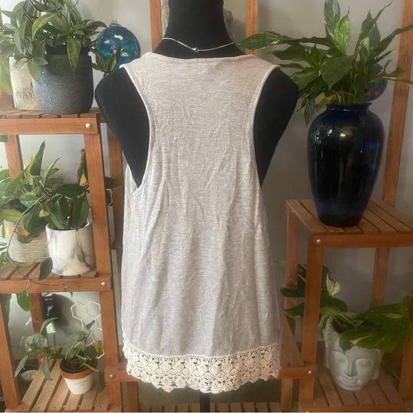 JACK Casual Loose Fit Tank - Picture 2 of 7